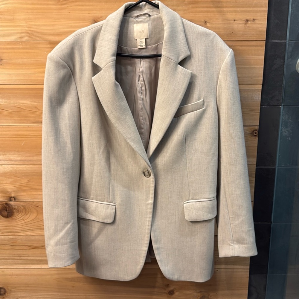 H&M beige oversized single breasted blazer